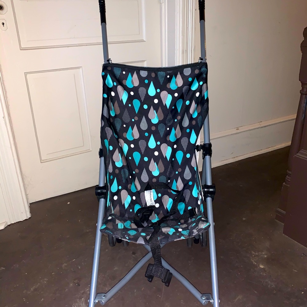 Small travel stroller